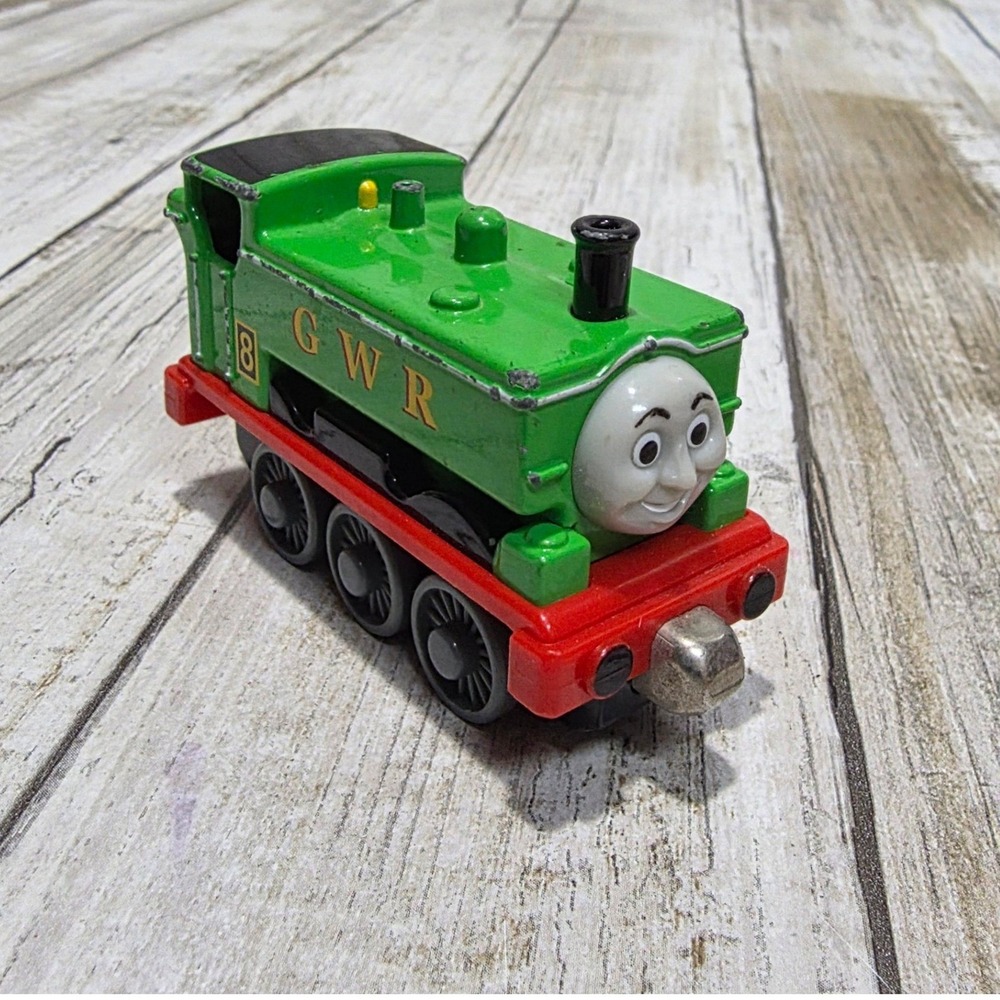 Thomas & Friends Take Along Duck GWR Green Diecast Train Engine Number 8 2004 - Picture 2 of 9
